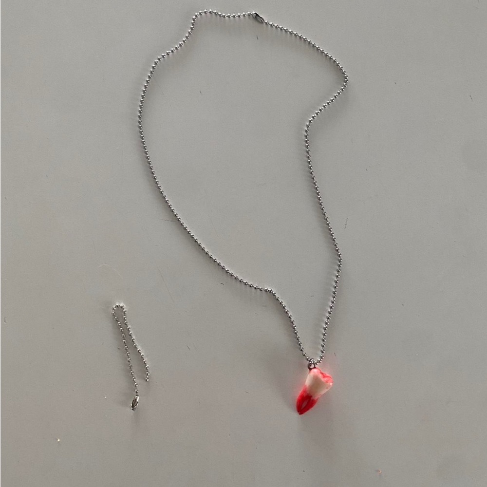 Tooth Necklace - Picture 5 of 8